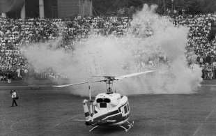 berlusconi primo raduno del milan in elicottero con cavalcata delle valchirie