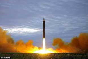 il missile coreano lanciato sopra il giappone