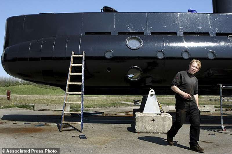 peter madsen con il suo sottomarino