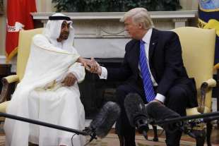donald trump con lo sceicco mohamed bin zayed al nahyan 5