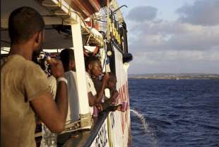 migranti a bordo della open arms 1
