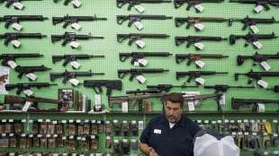 hyatt gun shop il negoio di armi piu' grande degli usa 2