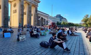 manifestanti fridays for future a berlino 2