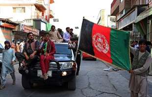 afghanistan nazionalisti in piazza contro i talebani
