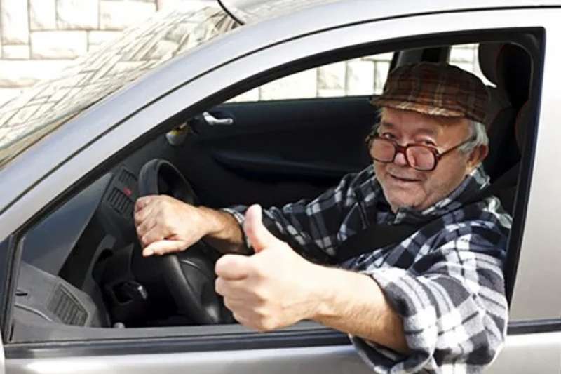 anziani al volante 6