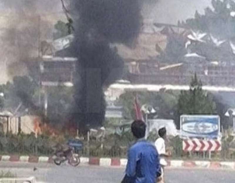 attentato suicida all aeroporto di kabul 1