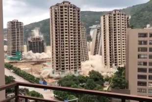grattacieli demoliti a kunming in cina 4