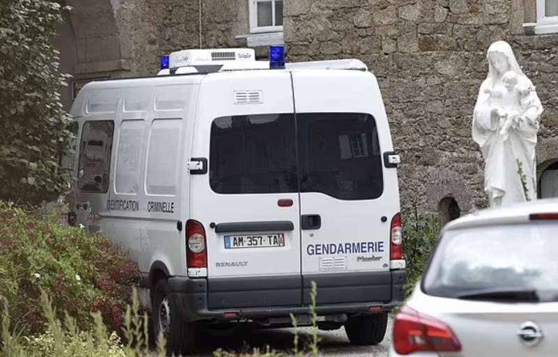 omicidio prete olivier maire in francia 2
