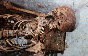 pompei, scoperta nuova tomba 12