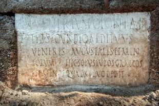 pompei, scoperta nuova tomba 13