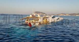 ponza yacht affonda dopo scontro con motocisterna 1