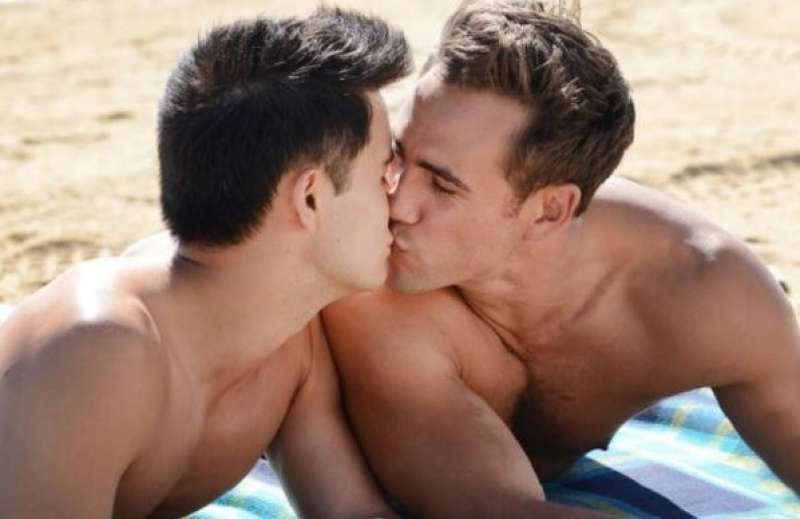 bacio gay 4