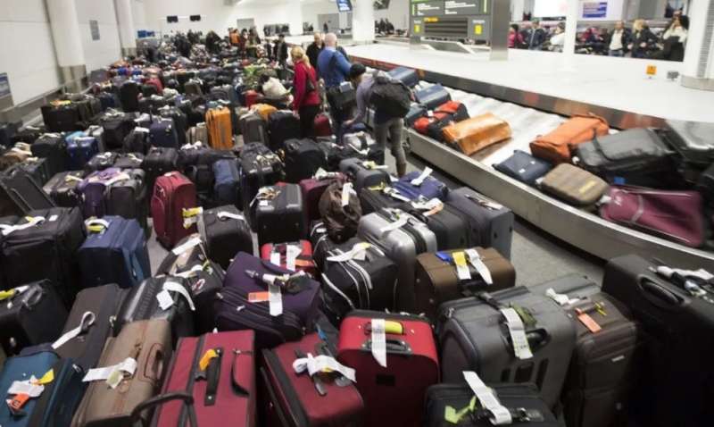 caos bagagli negli aeroporti 1