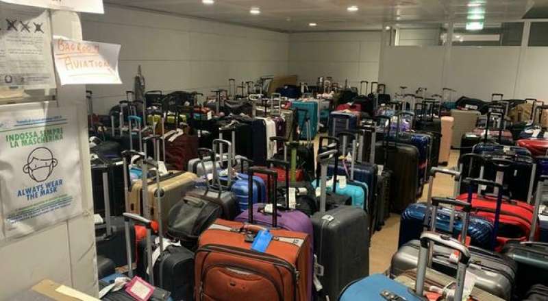 caos bagagli negli aeroporti 11