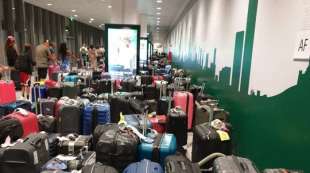 caos bagagli negli aeroporti 2
