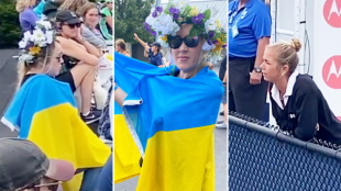 fan con bandiera ucraina al torneo di cincinnati 4