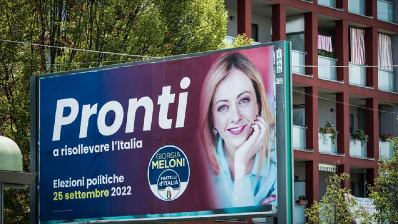 Giorgia Meloni manifesti elettorali