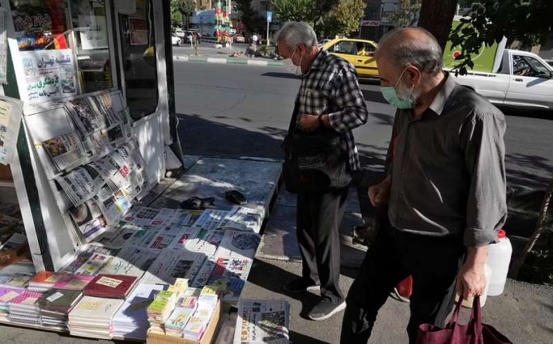 giornali iraniani dopo l attentato a salman rushdie