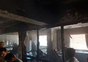 incendio in una chiesa copta a giza, in egitto 8