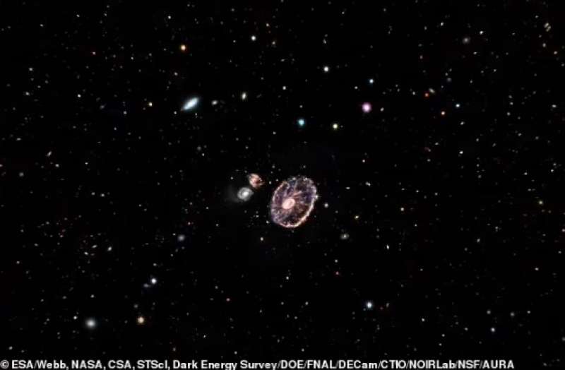 la galassia cartwheel immortalata dal telescopio james webb 4