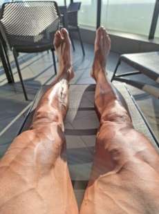 le gambe di zlatan ibrahimovic