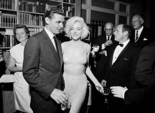 marilyn monroe compleanno kennedy party
