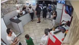 rapina pizzeria napoli 2