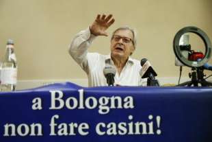 vittorio sgarbi lancia la sua candidatura contro casini a bologna 5