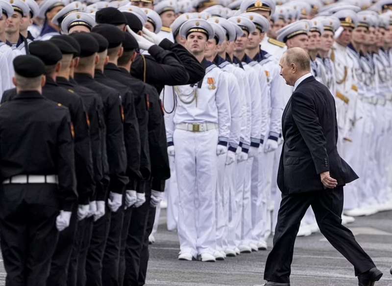 vladimir putin giornata della marina russa 1