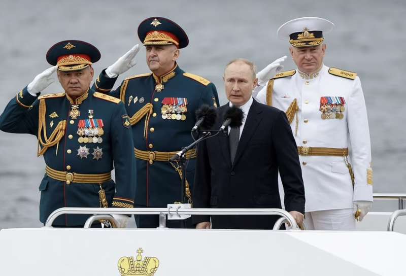 vladimir putin giornata della marina russa
