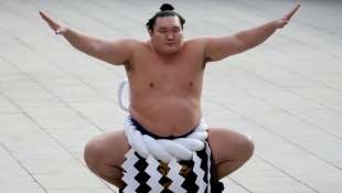 il campione di sumo hakuho 5
