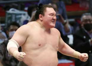 il campione di sumo hakuho 6
