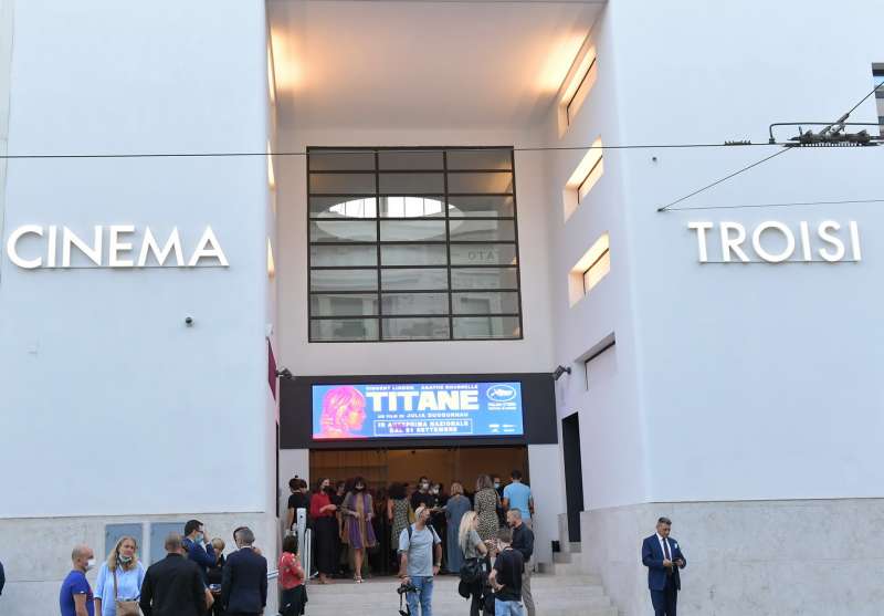 inaugurazione cinema troisi