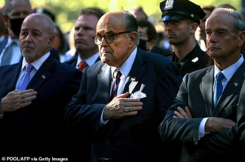 Rudolph Giuliani alla commemorazione a Ground Zero