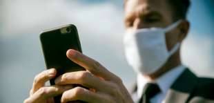 app per smartphone che identifica l infezione da covid nelle voci delle persone