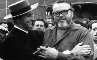 Il torero Luis Miguel Dominguin ed Orson Welles a Madrid nel 1964