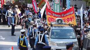 proteste funerali shinzo abe 3