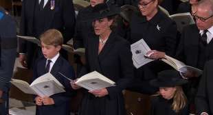 reali inglesi al funerale della regina elisabetta 3