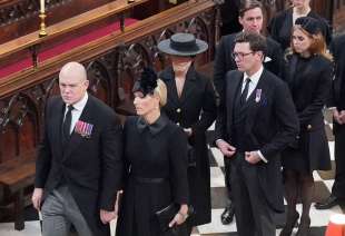 reali inglesi al funerale della regina elisabetta 5