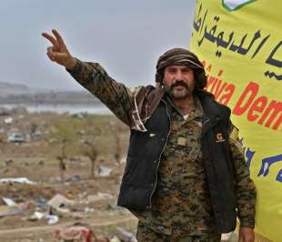combattenti curdi in siria