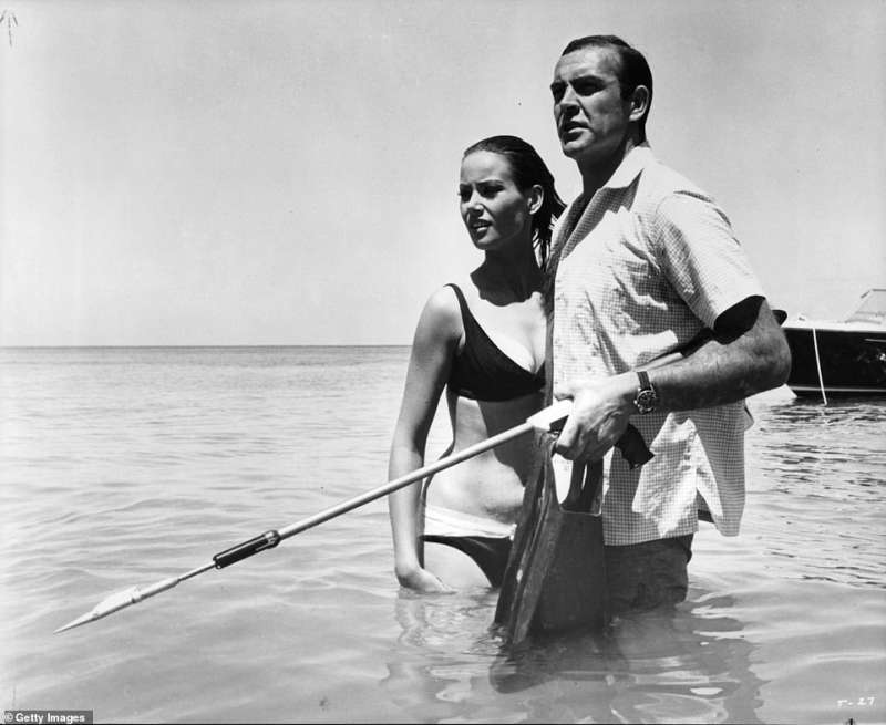 claudine auger con sean connery 007 thunderball