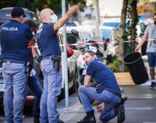 napoli, rapinatore 17enne morto durante sparatoria con la polizia 9