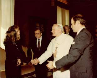 Biden e la moglie con Wojtyla