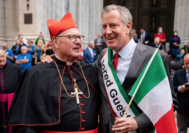 cardinale timothy dolan con il sindaco bill de blasio