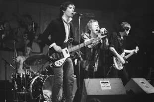 Glen Matlock (primo a sinistra) con i Sex Pistols nel 1977