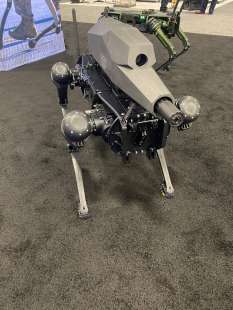 I robot armati SPUR 6