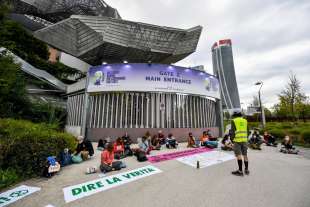 la protesta ambientalista a milano per il pre cop 2021 1