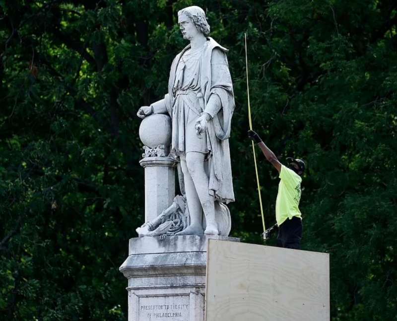 statua di cristoforo colombo a philadelphia