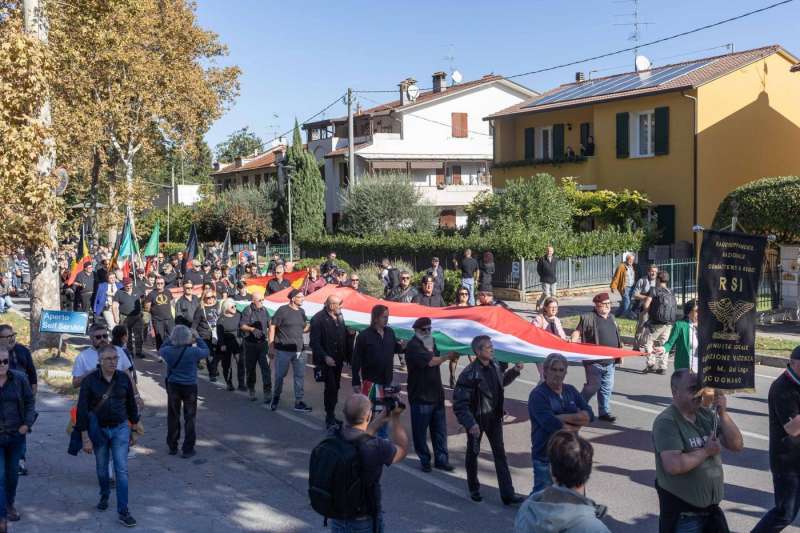 predappio, corteo degli arditi per il centenario marcia su roma 15