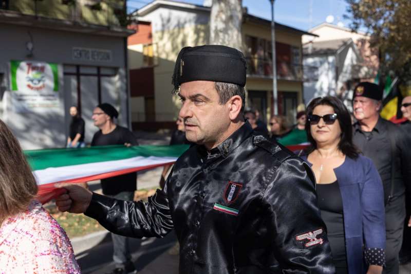 predappio, corteo degli arditi per il centenario marcia su roma 17